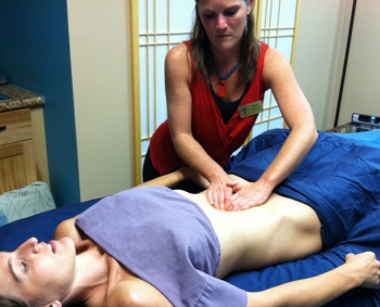 Dolori mestruali: e un buon massaggio aromaterapico?