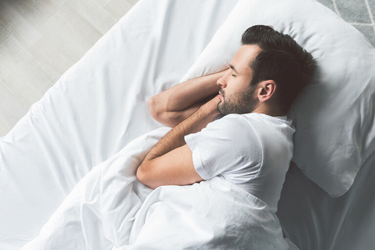 Come affrontare i disturbi del sonno con pratiche semplici ed efficaci